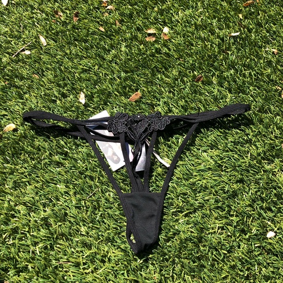 NWT* Victoria’s Secret x Bluebella collaboration ‘Nova’ thong in black - Picture 5 of 5